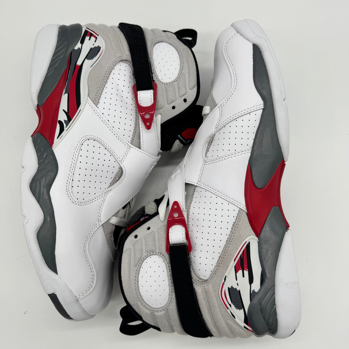 Jordan 8 Bugs Bunny (2013)